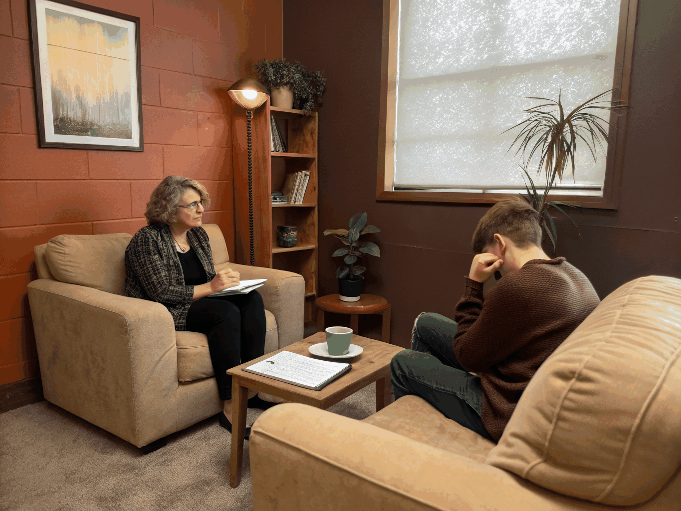 Elena Santos facilitating a couples therapy session